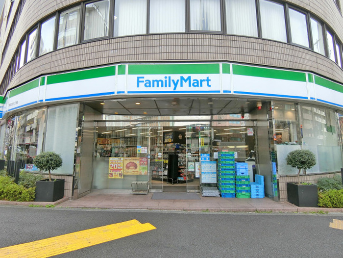 コンビニ　ファミリーマート西五反田７丁目店（コンビニ）まで200m