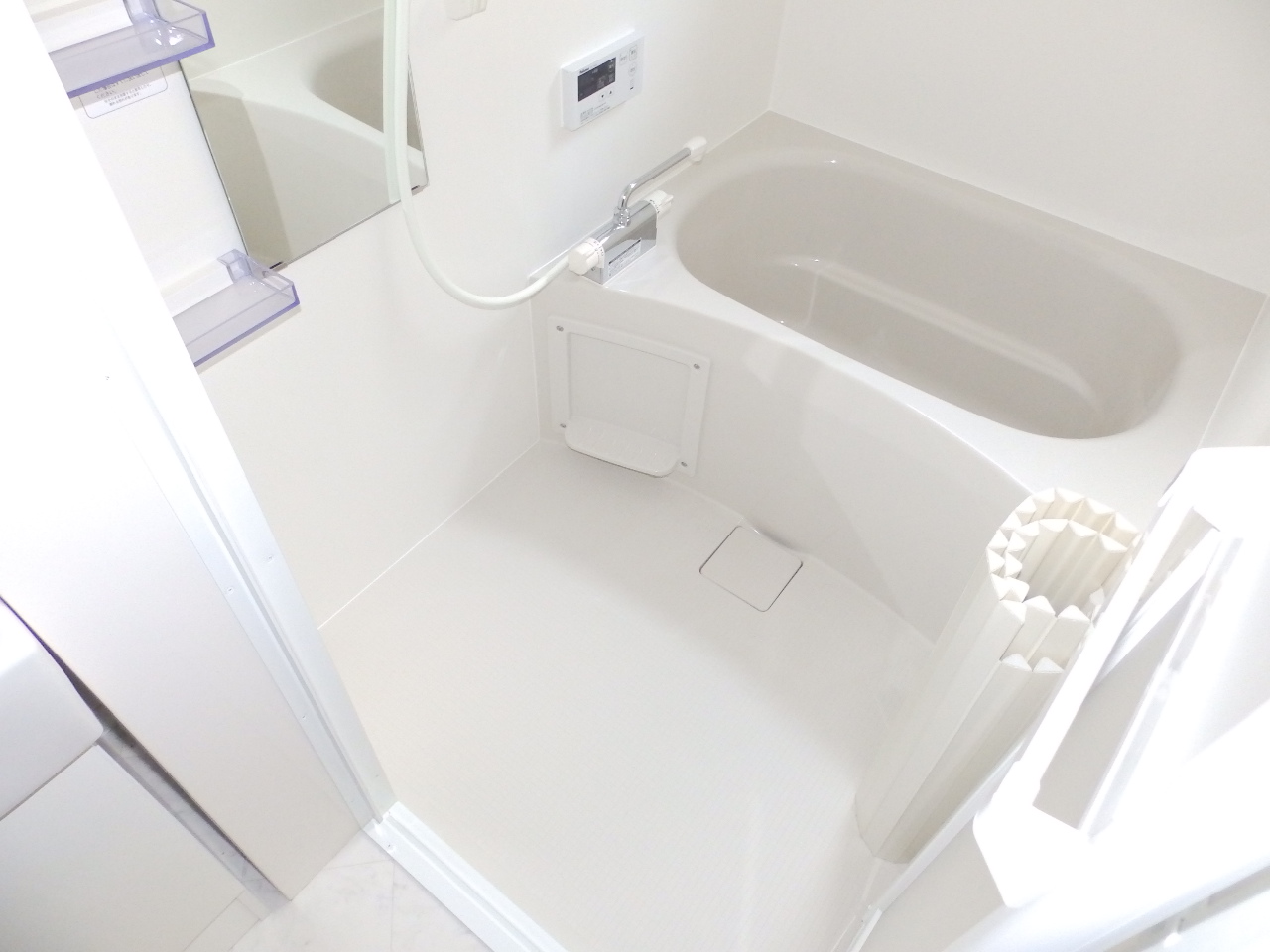 バス・シャワールーム　窓があります