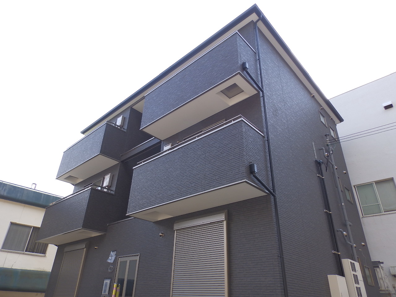 建物外観　まだまだ築浅