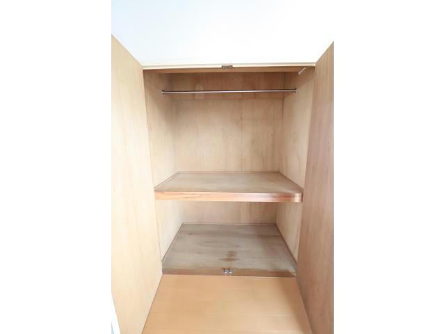 収納　洋服もかけられる押入タイプ♪