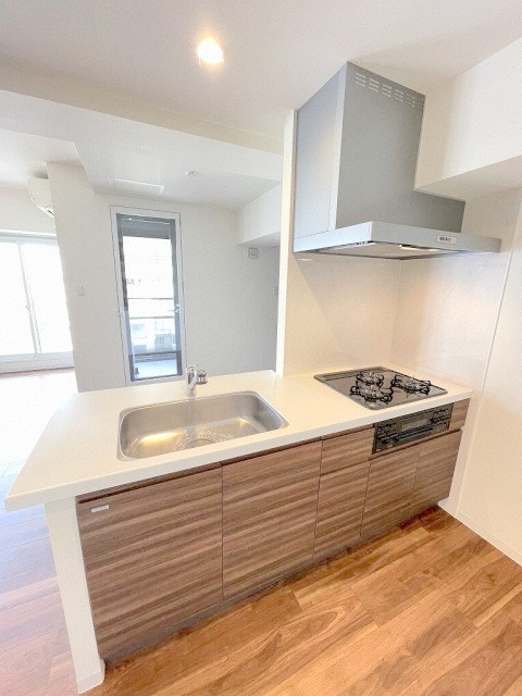 キッチン　対面式のシステムキッチンです♪