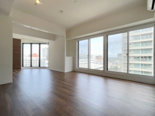 居室・リビング　広くてキレイなリビング♪