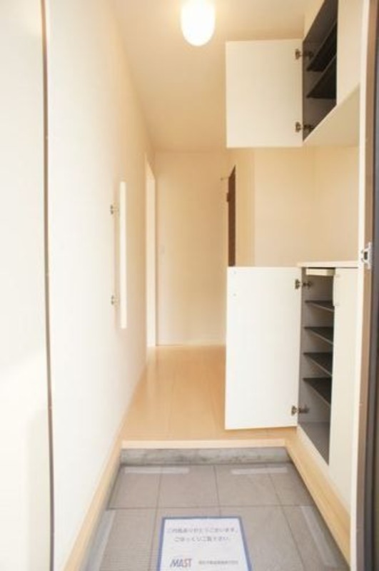 玄関　図面と現状に相違がある場合には現状を優先