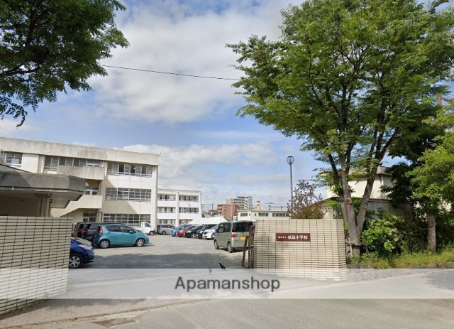 小学校　福岡市立小学校松島小学校（小学校）まで805m