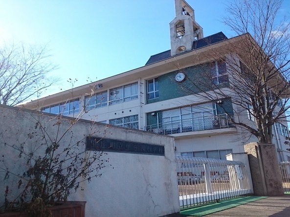 小学校　里庄西小学校（小学校）まで750m