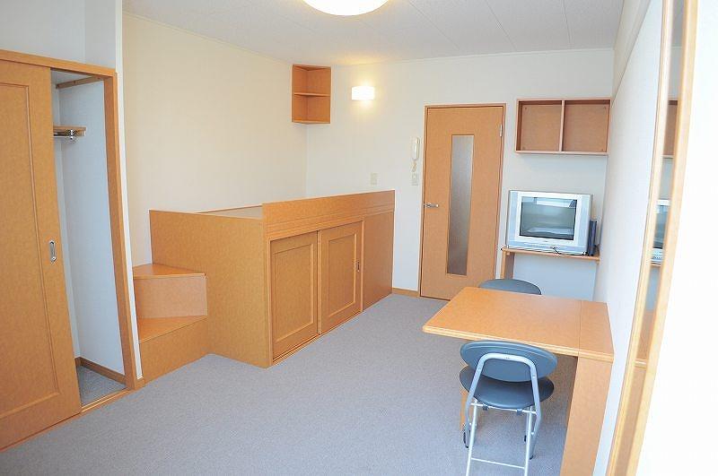 玄関　2Fカーペット。