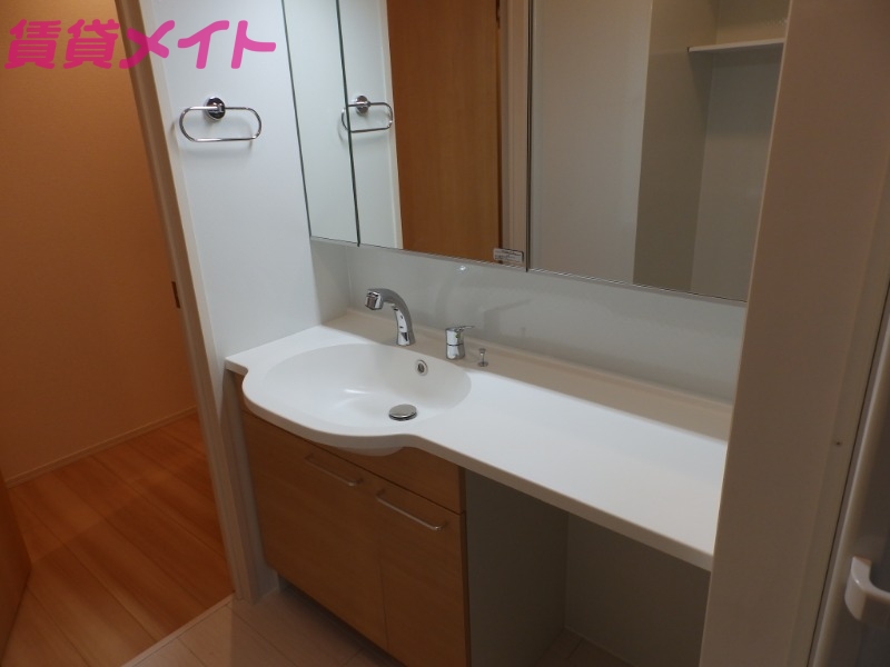 洗面設備　同型参考写真