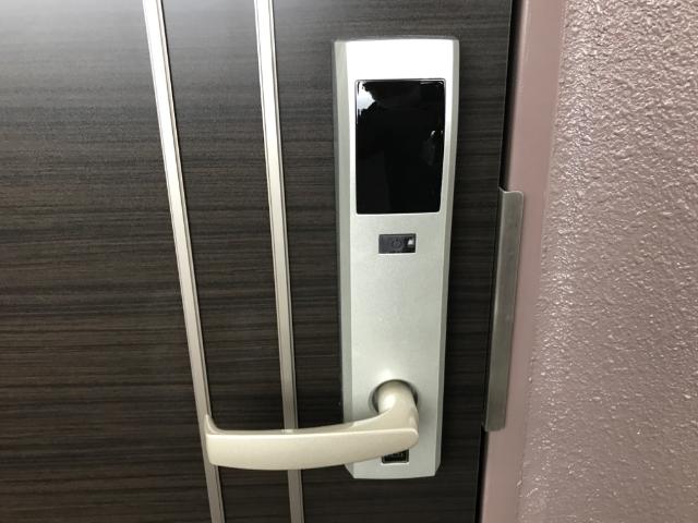 玄関　電子キー