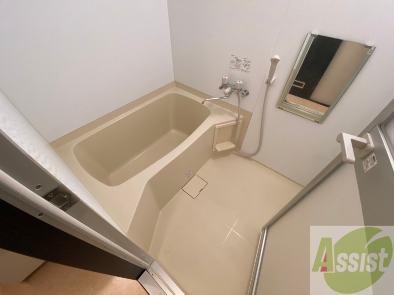 バス・シャワールーム　お風呂になります。一日の疲れを癒してくださいね。