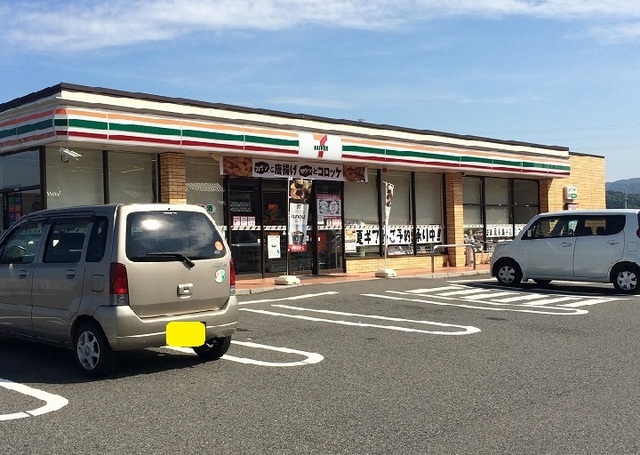 コンビニ　セブンイレブン（コンビニ）まで450m