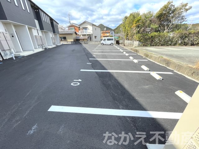 駐車場　駐車場に車を止められます
