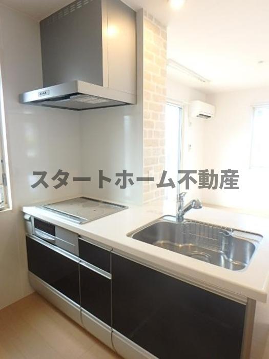 キッチン　コンパクトなキッチンで掃除もラクラク