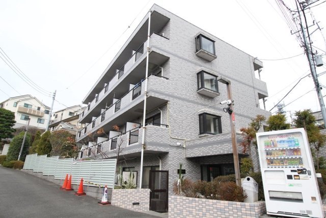 建物外観　外壁タイル貼り