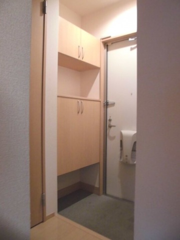 玄関　写真は別のお部屋です。
