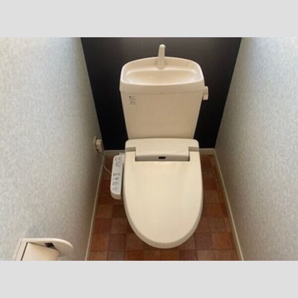 トイレ　室内写真は別部屋の写真です。