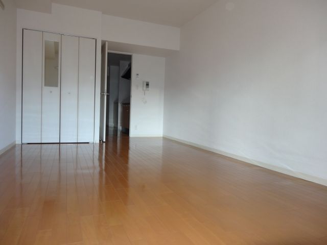 居室・リビング　広々としたお部屋です。