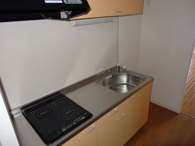 キッチン　キッチンスペース広いです。