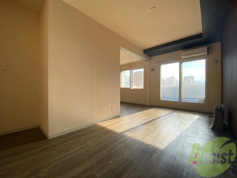 居室・リビング　広くてキレイなお部屋が広がっていて、充実した生活が送れそう。