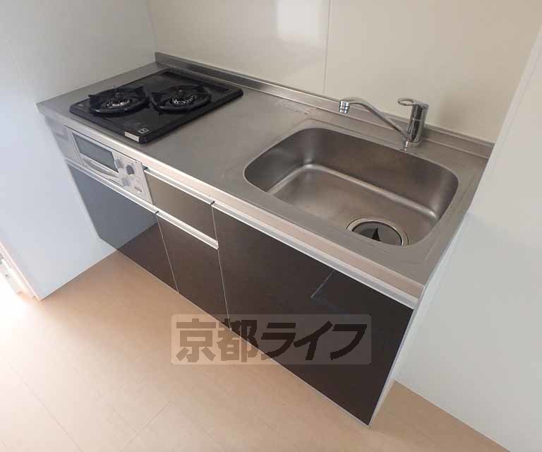 キッチン　２口コンログリル付きキッチンです。