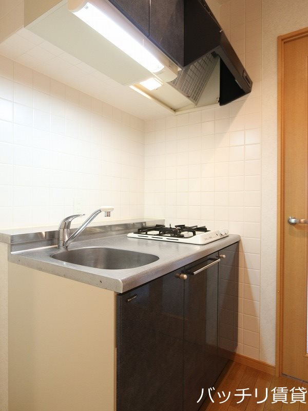 キッチン　別号室タイプの為、現状を優先致します。