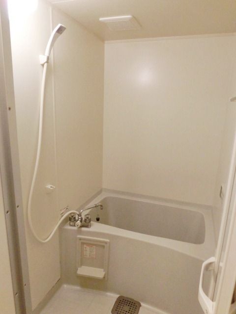 バス・シャワールーム　綺麗なバスルーム。