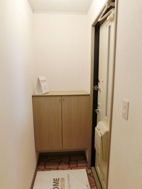 玄関　シューズＢＯＸ付です。