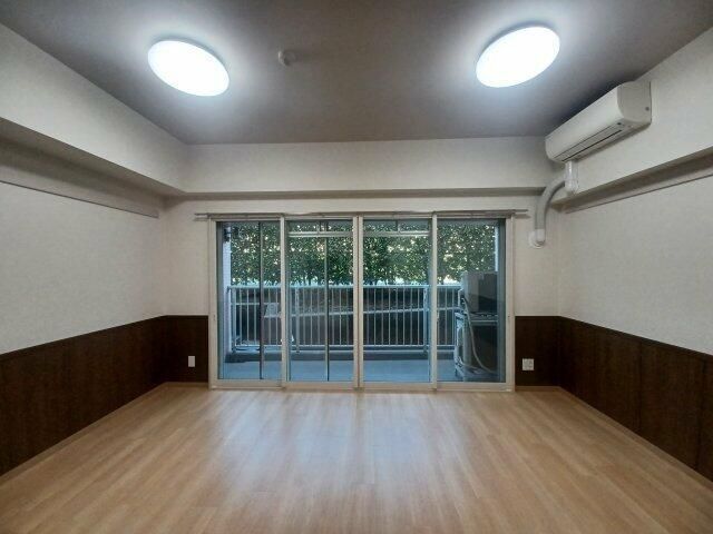 居室・リビング　別号室参考写真