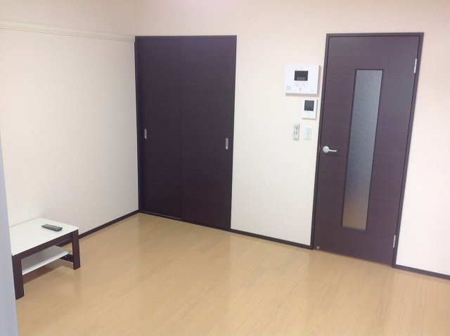 居室・リビング　こちらのリビングで趣味の時間をお楽しみください