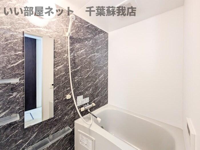 バス・シャワールーム　ゆったり過ごせるお風呂です