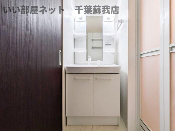 洗面設備　スペースが確保できる洗面所です