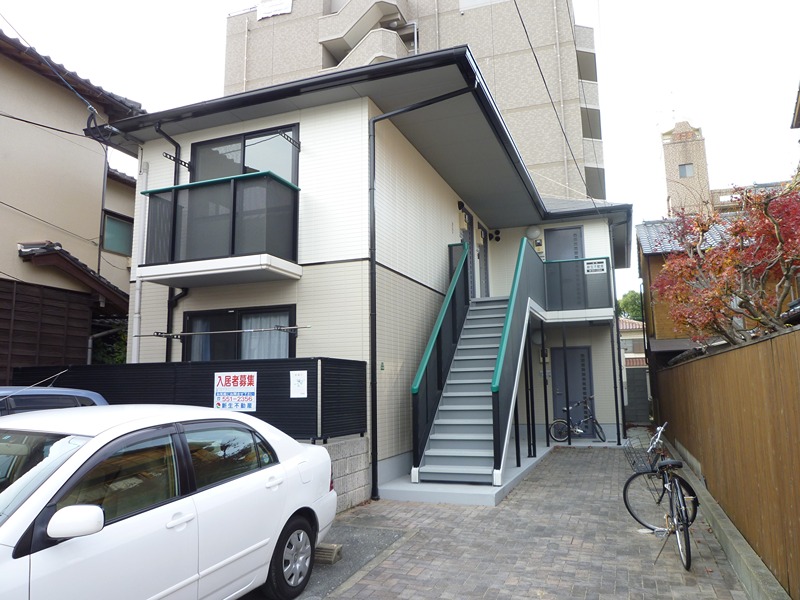 建物外観　落ち着いた雰囲気の外観です