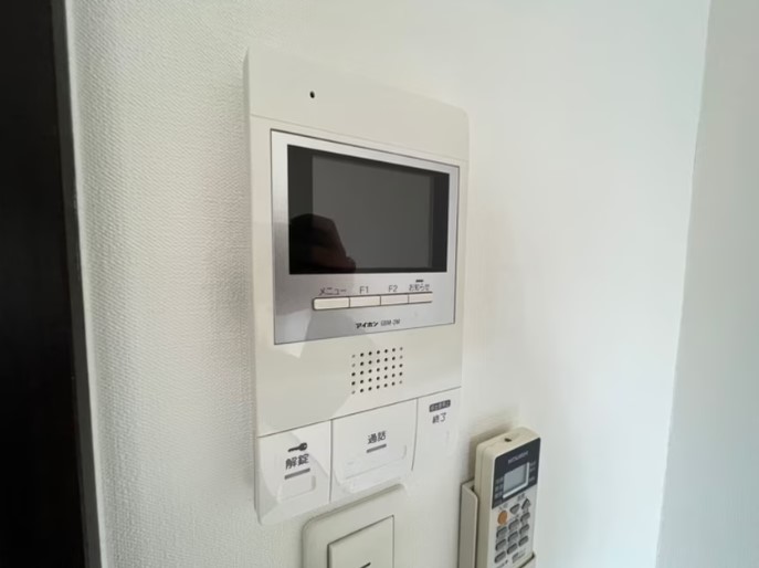 セキュリティ　内装は別部屋の参考写真です。