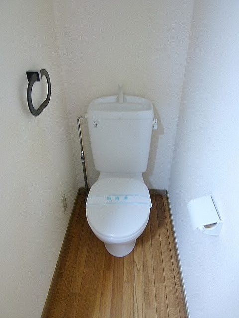 トイレ　104号室の写真です。