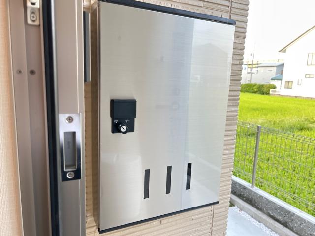 玄関　宅配ボックス
