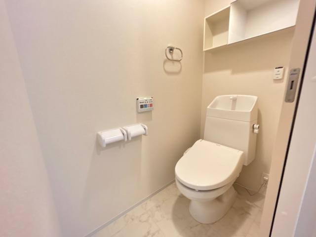 トイレ　シャワー付きトイレ