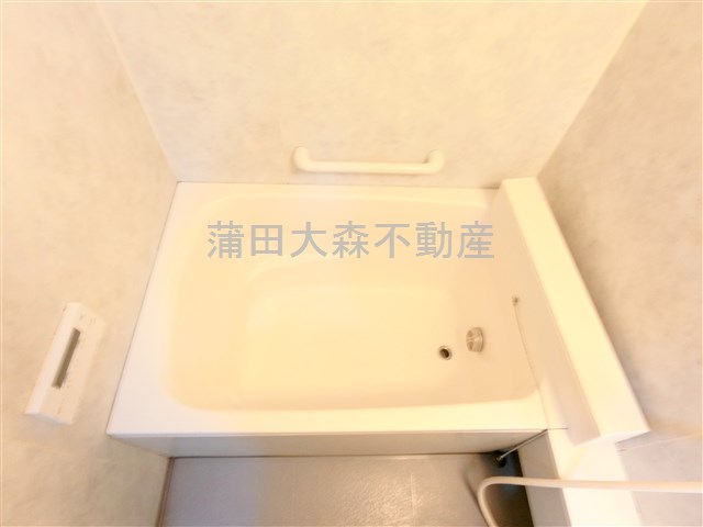 バス・シャワールーム　追焚と+浴室乾燥機+窓付きのバスルーム　お風呂