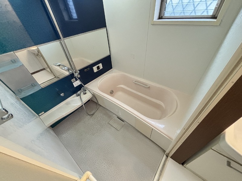 バス・シャワールーム　広々とした浴室！