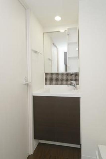 洗面設備　※写真は同タイプ住戸です。