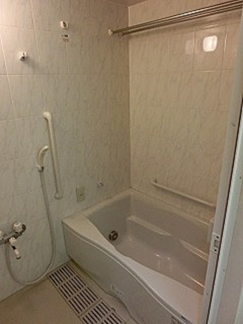 バス・シャワールーム　※現況優先となります。