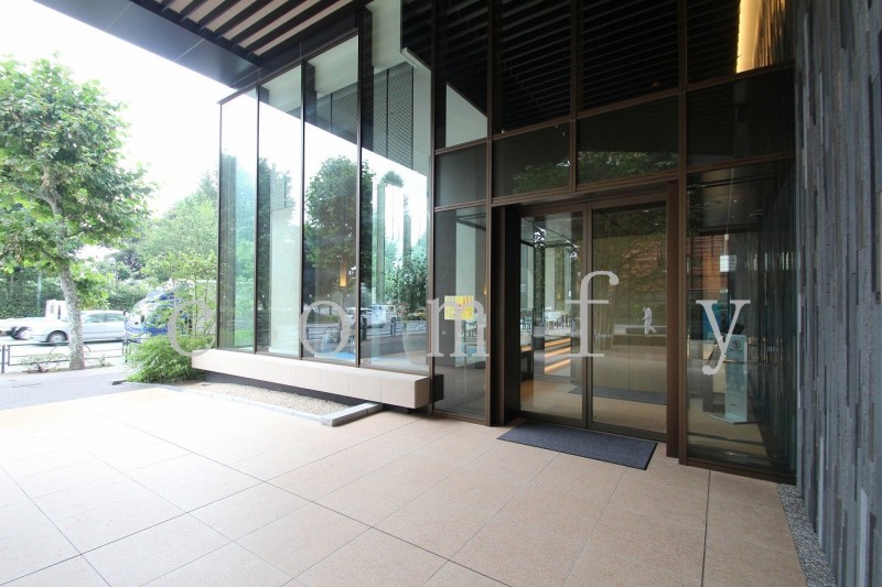 エントランス　高級感のあるエントランス