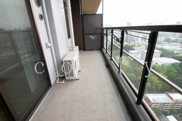 バルコニー　広々としたバルコニー