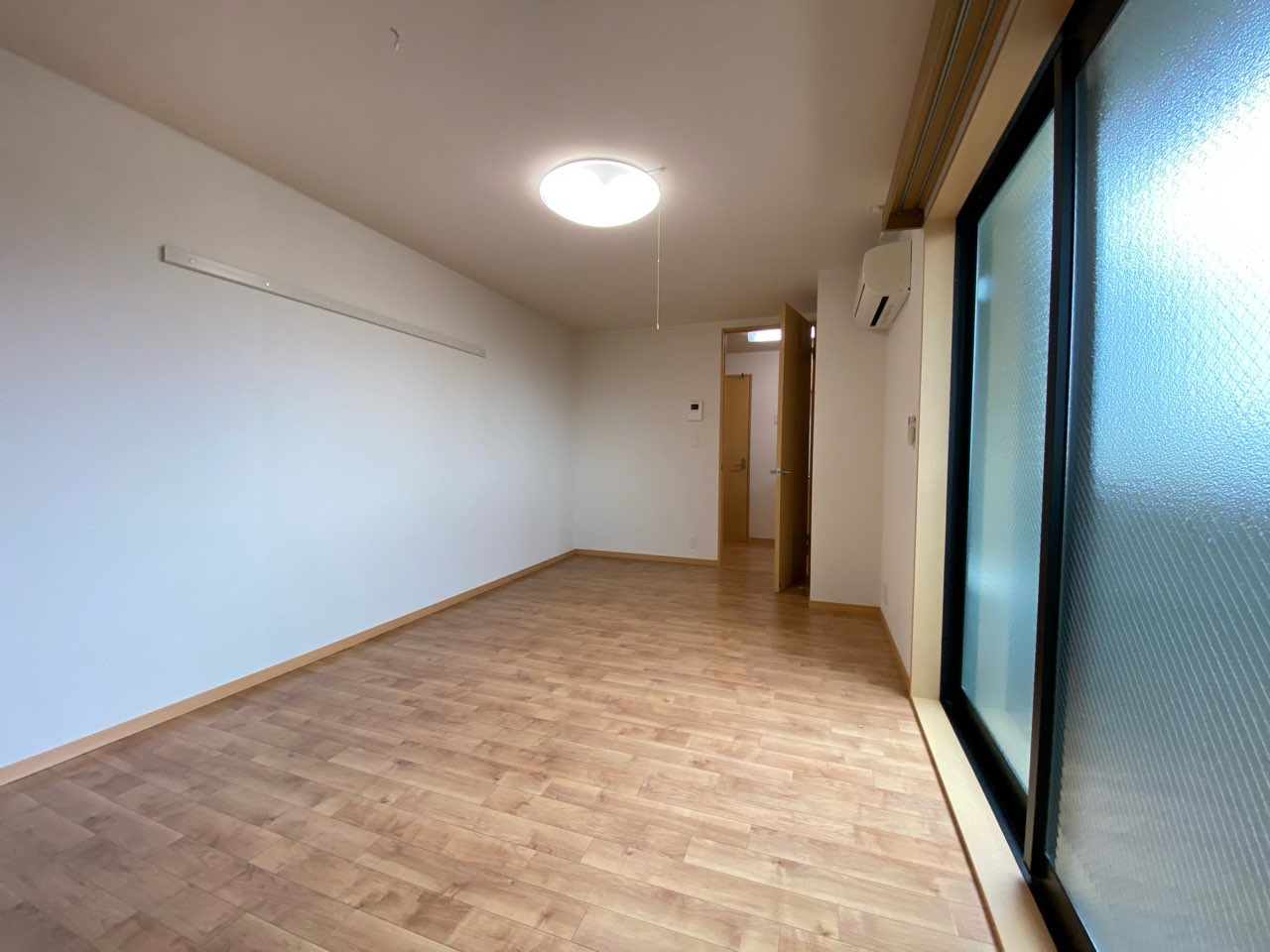 居室・リビング　エアコン付きで初期費用を抑えられます♪