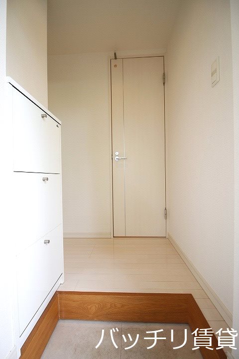 玄関　別号室イメージの為、現状を優先致します。