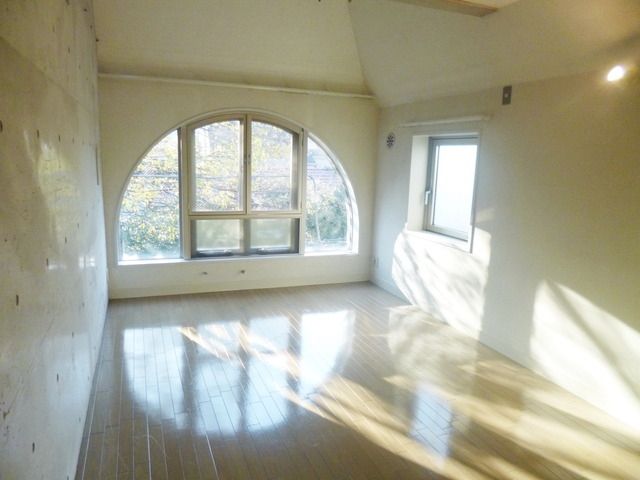 その他部屋・スペース　★大きな窓に南西向きで明るいお部屋★