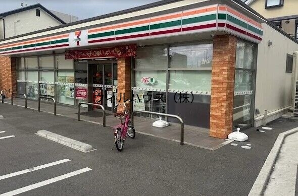 コンビニ　セブンイレブン堺三宝町2丁店（コンビニ）まで717m