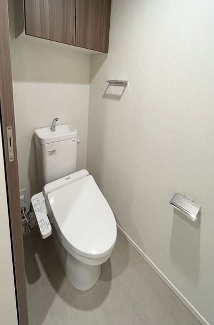 トイレ　※写真は同タイプ住戸です。