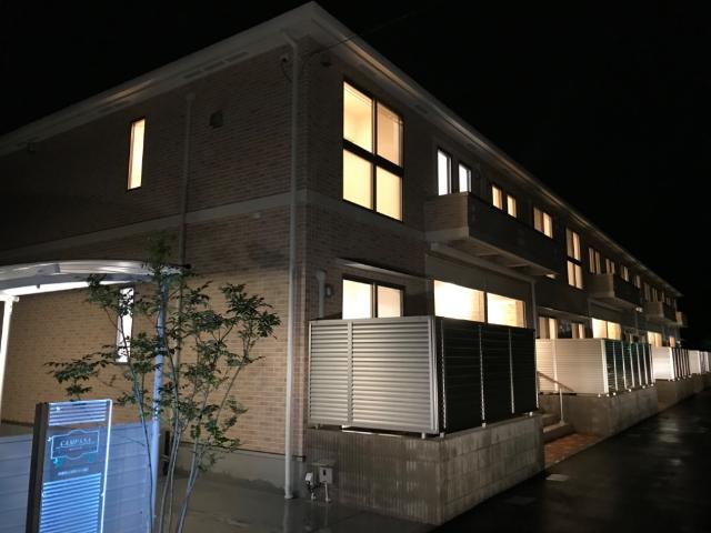 建物外観　外観写真（夜）