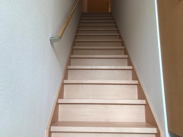 玄関　階段
