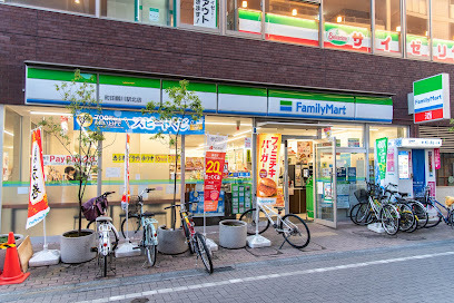 コンビニ　ファミリーマート鶴川駅西店（コンビニ）まで1205m