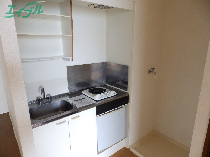 キッチン　同物件別部屋写真